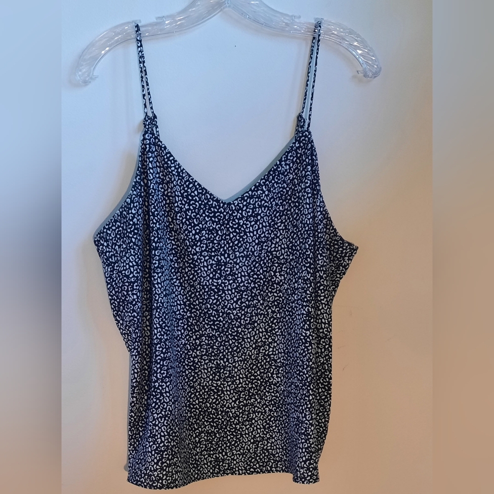 Nine West black and white print strap top size L